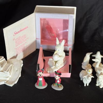 Lot 183:  Dept 56 