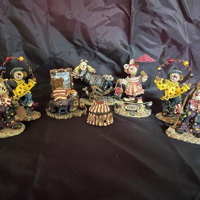 Lot 313: Boyds Bears Bearstone Collection Figurine Lot – Circus & Clown Theme – Limited & Celebratio