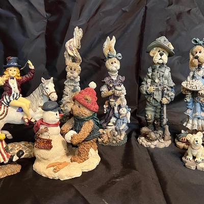 Lot 352: Mixed Lot of Boyd’s Bears & Windsor Bears Resin Figurines – Folkstone & Dollstone Collectio