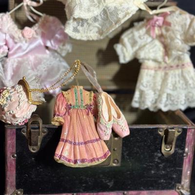 Lot 123:  Pretty In Pink