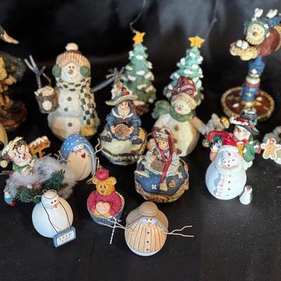 Lot 164:  Holiday Collectibles, Some Carver’s Choice