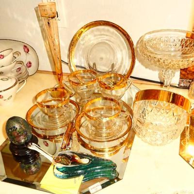 Gold rim set
