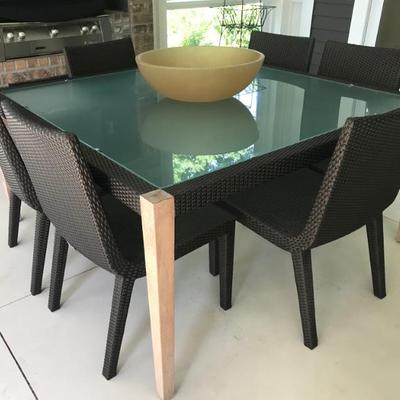 Janus et Tie glass, teak & Janus weave table and 6 chairs $3,500
4'square