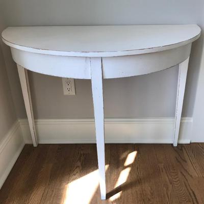 demi lune $265
40 X 20 X 30'
2 available