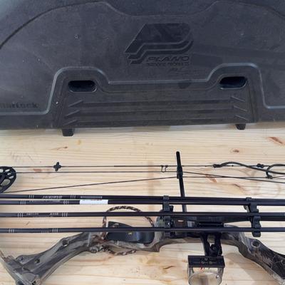 Parker Archery “Wildfire XP” Compound Bow, Arrows & Case
