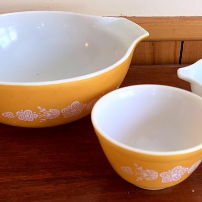 Vintage Pyrex Bowls
