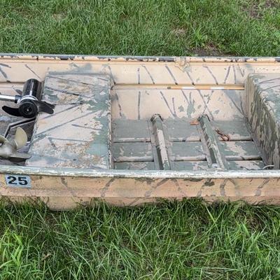 Crestliner JR1031 Duck Boat + Johnson 2HP Motor & Minn-Kota Trolling Motor