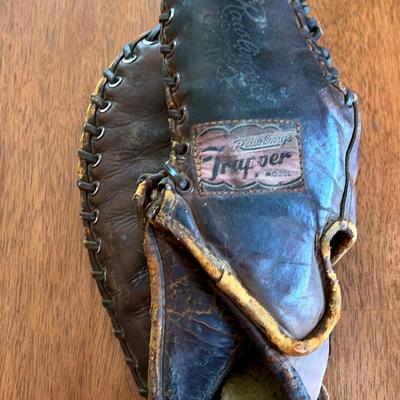 Vintage Rawlings Trapper Baseball Glove