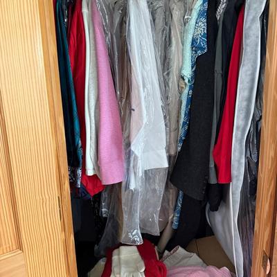Mystery Closet: Women’s (M-Xl) & Men’s Coats/Suit Jackets