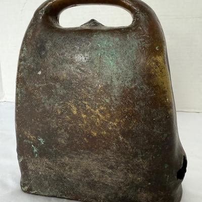 Bell With Unique Clapper