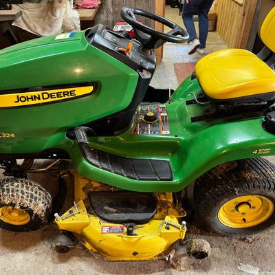 John Deere X324 Riding Mower