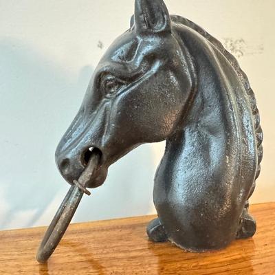 Cast Iron Horse Head Hitch