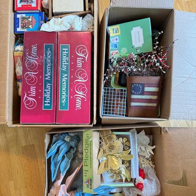 Mystery Lot Of Christmas Decor & More