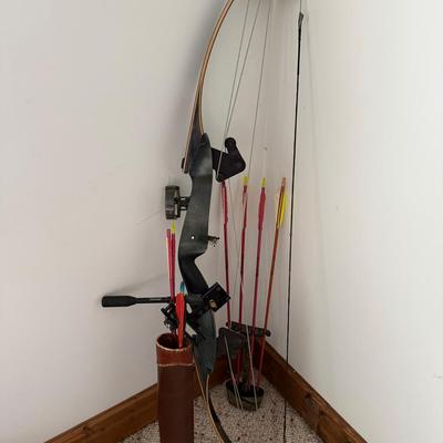 Bear Compound Bow (39" String), Quiver, & Arrows
