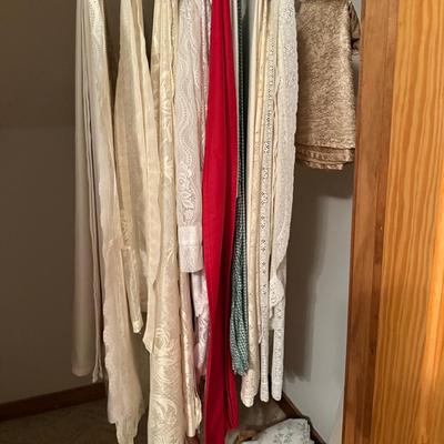Linens, & Doilies 