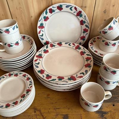Farberware Dish Set- 7 10” Dinner Plates, Mugs, Bowls & More 