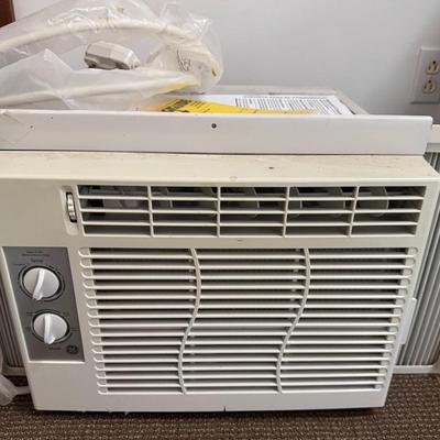 GE Window Air Conditioning Unit (Model AEL05LX)