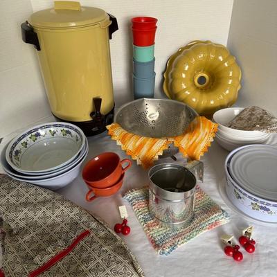West Bend Beverage Dispense, Melamine Bowls, & More 