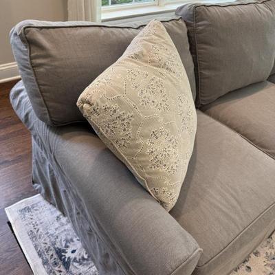 Madison Furniture Barn Slipcovered Sectional Sofa
75” 27” 27” 50”
123 (L) ” x 100” (R)
