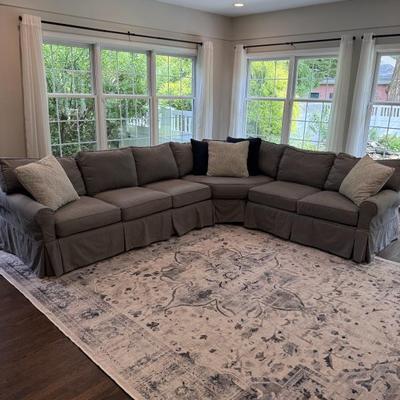 Madison Furniture Barn Slipcovered Sectional Sofa
75” 27” 27” 50”
123 (L) ” x 100” (R)
