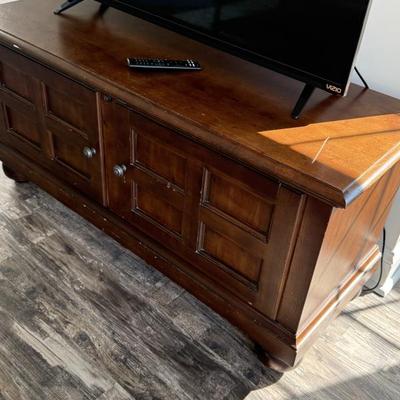 Wood Entertainment Console 49” W X 17.5” D X 23” H
Vizio TV 42"