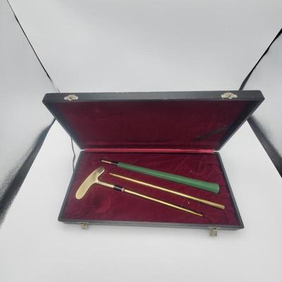 708 1960s gold golf putter