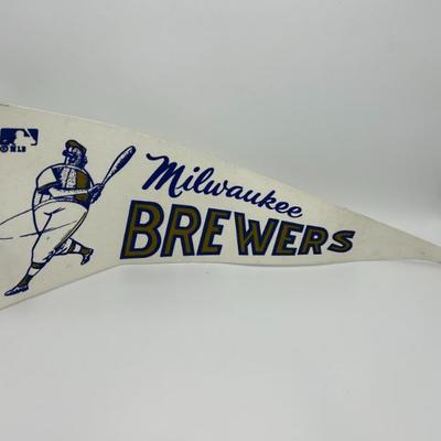 117 vintage milwaukee brewers penant flag