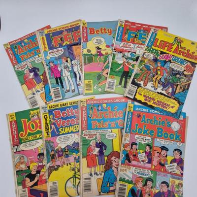 Gold key archie group 9)