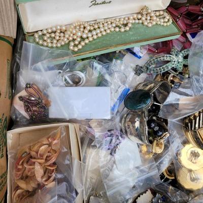 Sale Photo Thumbnail #147