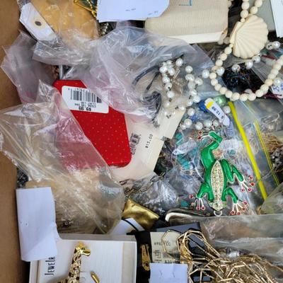 Sale Photo Thumbnail #141