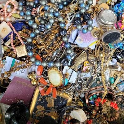 Sale Photo Thumbnail #127