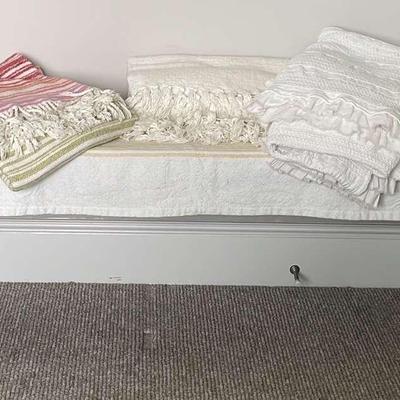 Solid Wood Bench, And Throw Blankets (2nd Floor)