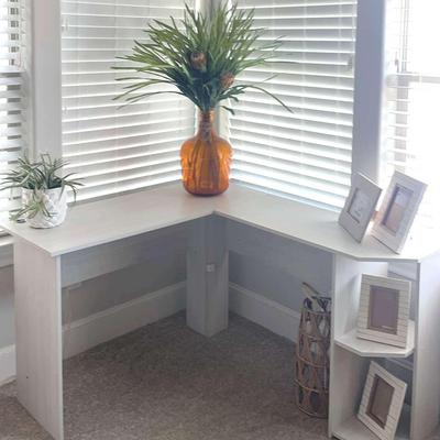 Corner Desk And Accessories (2nd Floor)