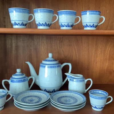 1970s  “Rice Flower” 17-Piece Tea Service