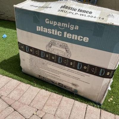 Sale Photo Thumbnail #30: Gupamiga Plastic Fence – Indoor/Outdoor Safe Play Space