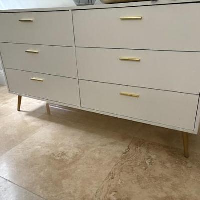 Sale Photo Thumbnail #34: Chest of Drawers