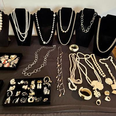 Sale Photo Thumbnail #206