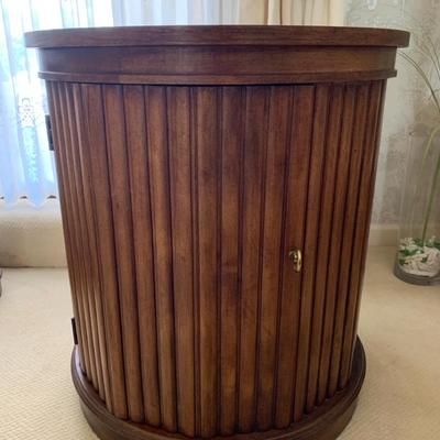 Rounded Accent Table 
