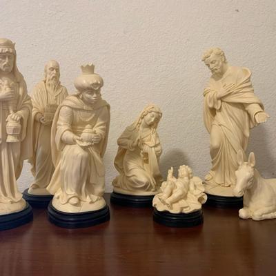 Nativity Scene Sculptures 