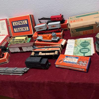 Vintage Lionel Trains And Accessories 
