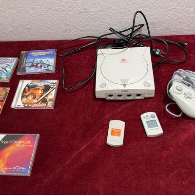 Sega Dreamcast Gaming Console With 6 Games