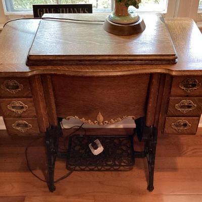 Antique 1897 New Royal Treadle Sewing Machine