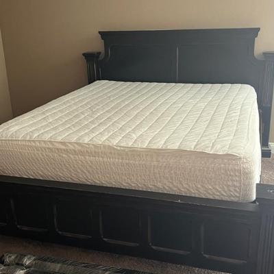 LIKE NEW MATTRESS W/ KING SIZE BED FRAME.