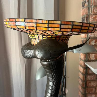 HEAD OF FLOOR LAMP...