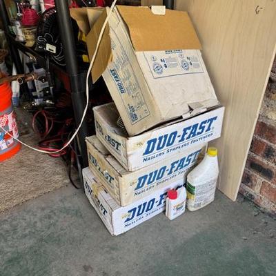 Staple gun and staples