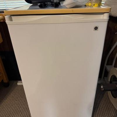 Mini fridge