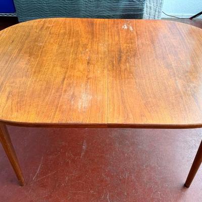 Mcm dining room table