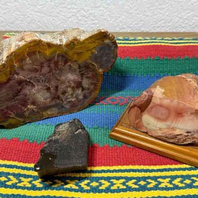 Collectible rock specimens