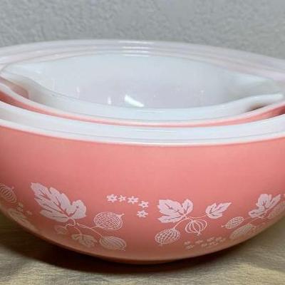 Pyrex pink gooseberry cinderella set of 4 vintage mixing bowls