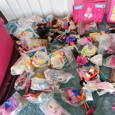 BiG Mystery Lot Vintage Barbie and McDonald's Barbie